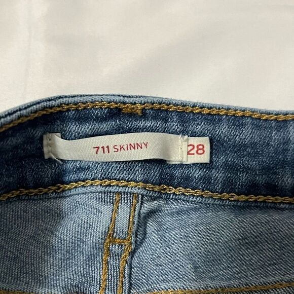 Levi’s 711 Skinny Distressed Raw Hem Mid Rise Jeans Size 28 - Picture 4 of 13